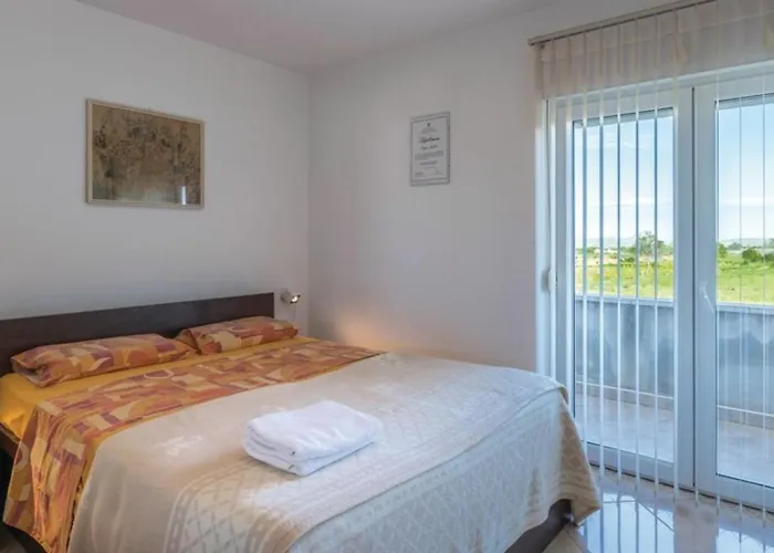 Lea By Guide Apartman Marcana